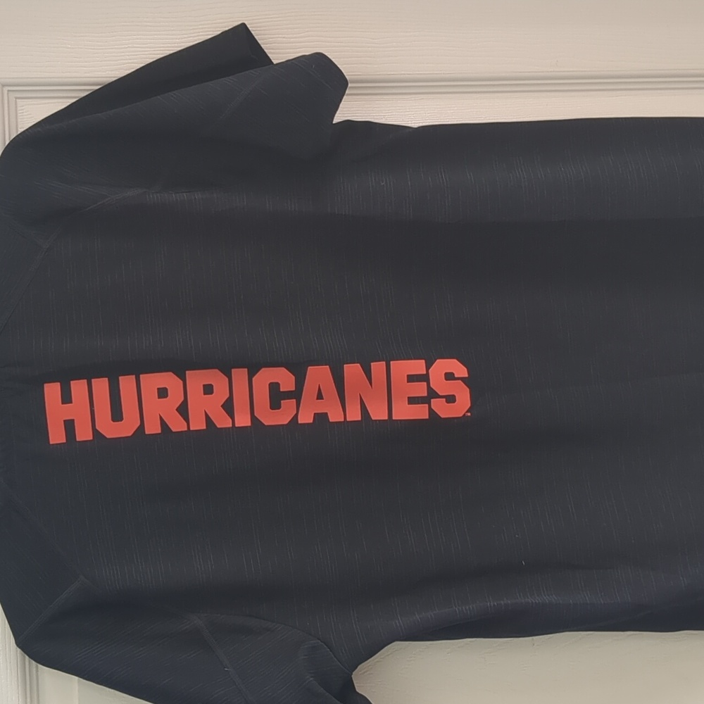 Hurricanes tshirt - Picture 3 of 4